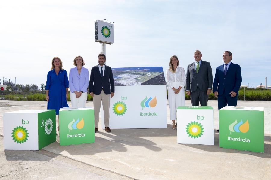 bp and Iberdrola España have reached a major milestone by announcing the final investment decision to develop Spain’s largest green hydrogen plant. This 25 MW green hydrogen facility, a joint venture between bp and Iberdrola through Castellón Green Hydrogen S.L., will be located at bp’s Castellón refinery and is set to become operational by the second half of 2026. The plant is expected to produce enough green hydrogen to reduce CO2 emissions by 23,000 tons per year, equivalent to taking 5,000 cars off the road annually. This ambitious project aims to decarbonize bp’s refinery operations, serving as a cornerstone in bp's transformation of the Castellón facility into an integrated energy hub. The joint venture will leverage renewable energy sourced through a power purchase agreement (PPA) with Iberdrola, using 200 GWh per year from the company’s photovoltaic and wind projects to power the electrolyzer. The electrolyzer, featuring Plug Power’s advanced PEM technology, will convert water into approximately 2,800 tons of green hydrogen annually, replacing the grey hydrogen currently produced from natural gas. "This is a significant step for our hydrogen business and bp’s first industrial-scale green hydrogen project," said Felipe Arbelaez, Senior Vice President of Hydrogen & CCS at bp. "By collaborating with Iberdrola, we’re advancing a new energy source that will play a key role in decarbonizing industries like refining, where Castellón is leading the way." The project has secured €15 million in funding from the Spanish Recovery, Transformation, and Resilience Plan, with additional support from NextGenerationEU. During construction, the plant is expected to create up to 500 direct jobs, boosting both local employment and the region's industrial capacity. Iberdrola’s Global Director of Hydrogen, Millán Garcia-Tola, emphasized the collaboration’s importance: "This partnership with bp reinforces our commitment to green hydrogen as a key driver for industrial decarbonization. Our project will convert 200 GWh of renewable energy annually into green hydrogen, supporting bp’s strategy and exemplifying the strength of collaboration in the energy transition." As part of the project’s future phases, bp and Iberdrola are exploring opportunities to increase capacity, allowing the green hydrogen to be used across other hard-to-abate industries in the Valencia region, such as ceramics, chemicals, and heavy transport. These expansions will further enhance Spain’s position as a leader in green hydrogen production and the broader energy transition. The project underscores the strategic importance of public-private partnerships in advancing renewable energy solutions. As Mario Ruiz-Tagle, CEO of Iberdrola España, remarked, “With the collaboration of committed partners and appropriate incentives, projects like Castellón are driving a new industrial model based on the green hydrogen value chain, contributing to Spain’s role as a leader in the energy transition.” This landmark project not only solidifies Spain’s green hydrogen future but also marks a critical step in the decarbonization of Europe’s industrial sector.