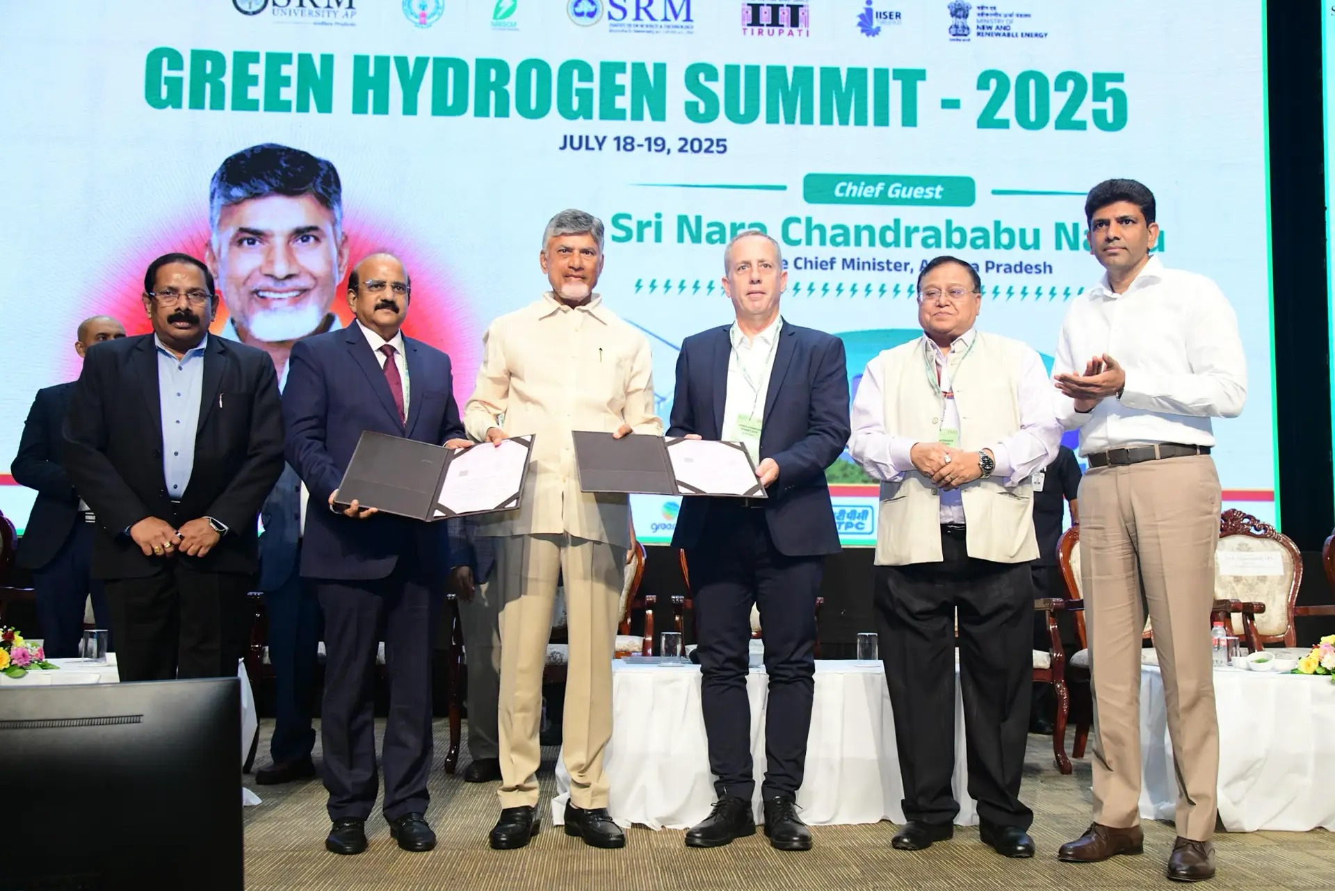 Yamna Signs MoU to Develop ₹16,000 Cr Green Ammonia Plant in Andhra Pradesh